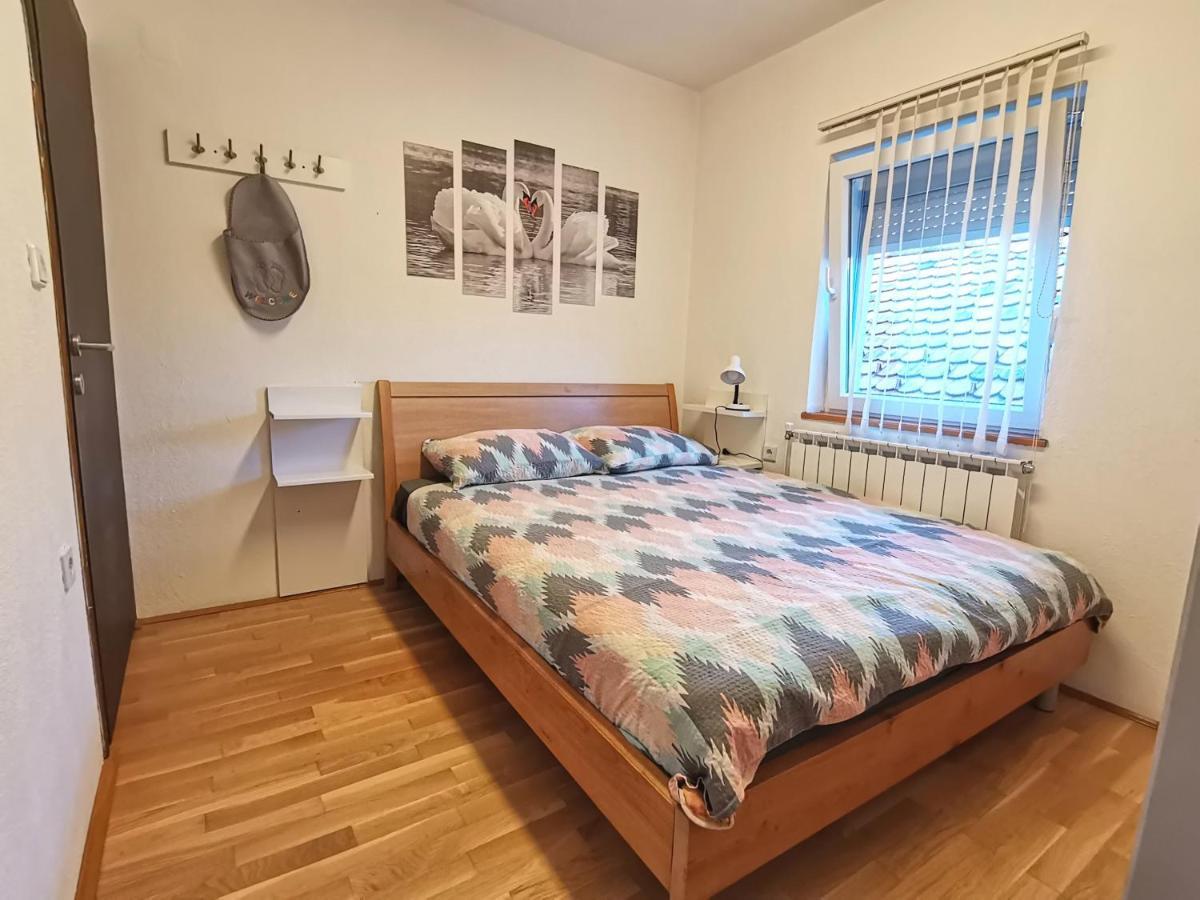 Apartman Sunny Lika Ґоспич Екстер'єр фото