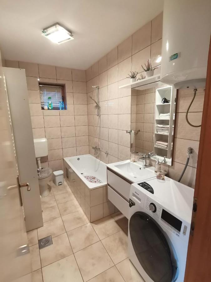 Apartman Sunny Lika Ґоспич Екстер'єр фото