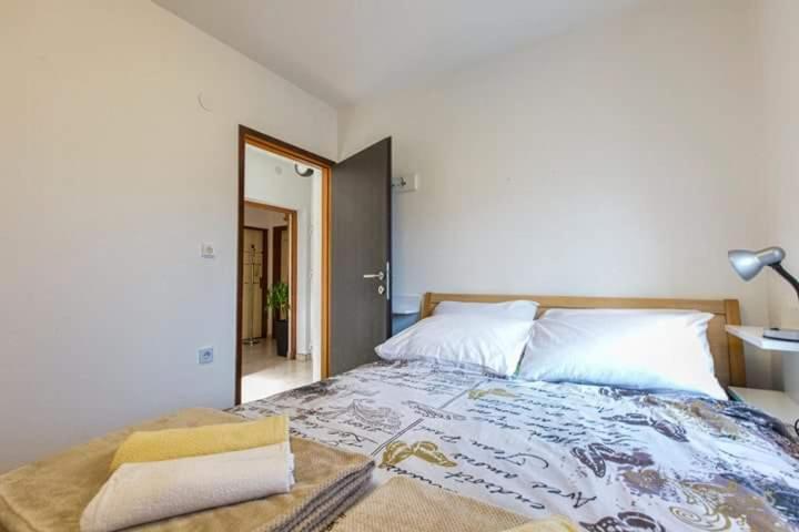 Apartman Sunny Lika Ґоспич Екстер'єр фото
